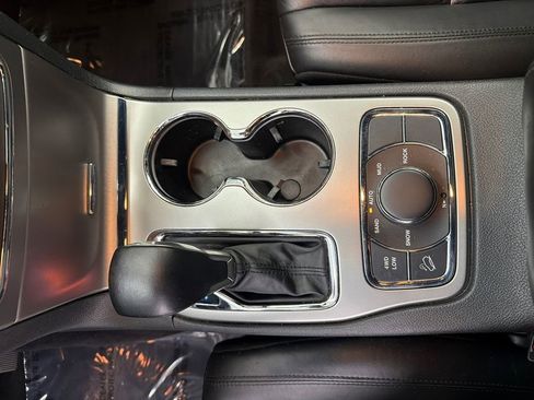 Used 2018 Jeep Grand Cherokee Limited image 30