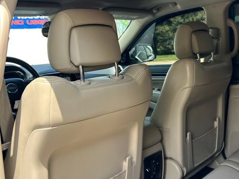 Used 2019 Jeep Grand Cherokee Limited AWD/4WD image 36