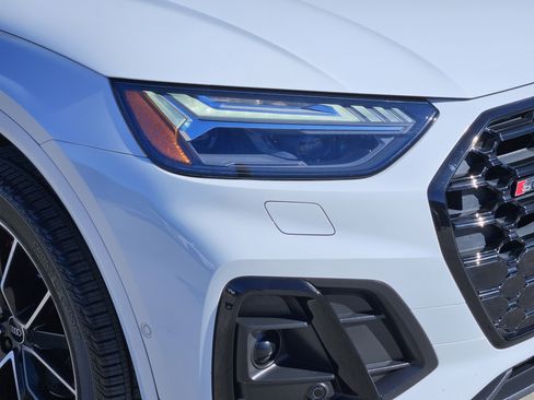 Used 2021 Audi SQ5 Prestige w/ Prestige Package image 6