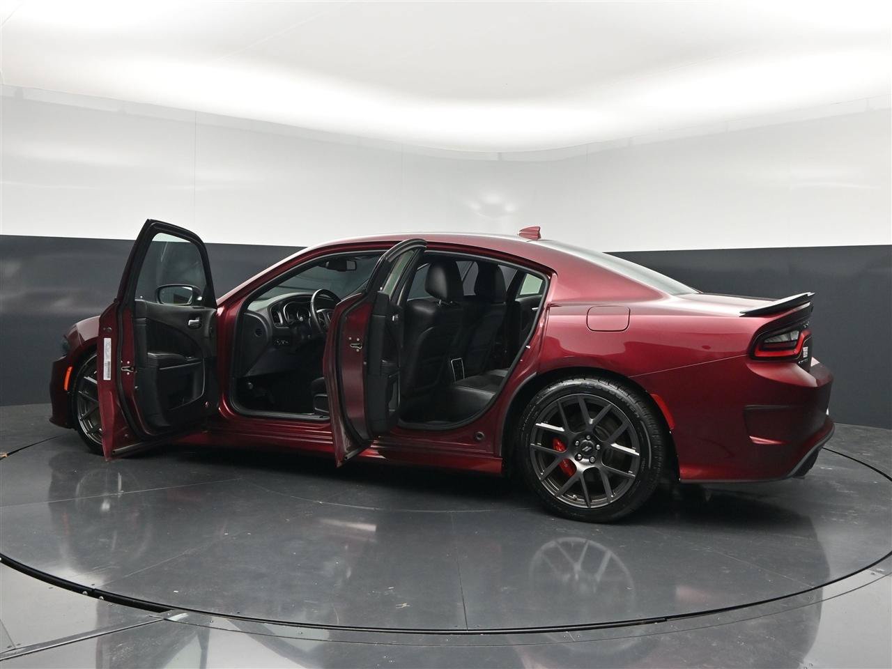 Used 2017 Dodge Charger R/T Scat Pack w/ Technology Group RWD image 40