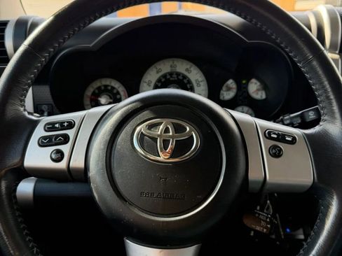 Used 2014 Toyota FJ Cruiser 4WD w/ Upgrade Package image 20