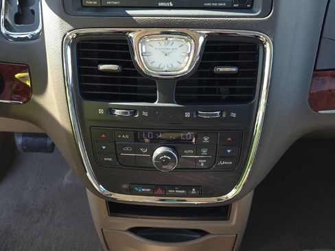 Used 2012 Chrysler Town & Country Touring w/ Entertainment Group #1 image 11