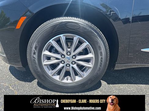 Used 2024 Buick Enclave Essence AWD/4WD image 17
