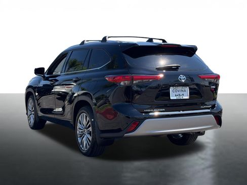 Used 2021 Toyota Highlander Platinum AWD/4WD image 6