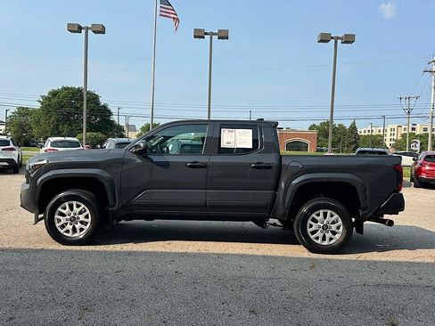 Certified 2024 Toyota Tacoma SR w/ SR Upgrade Package AWD/4WD image 2