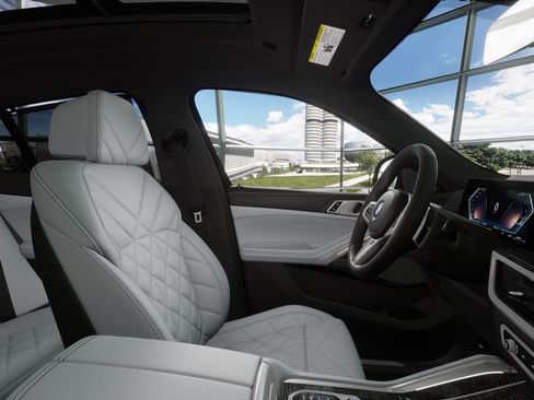 New 2026 BMW X6 xDrive40i w/ Executive Package image 9