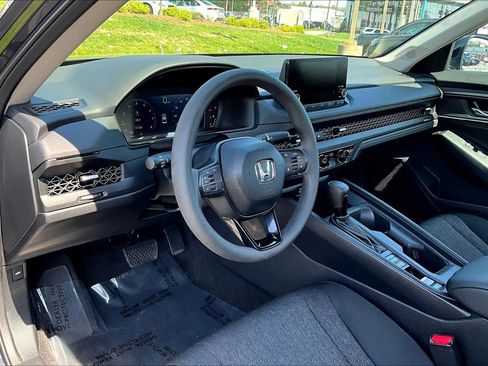 Used 2025 Honda Accord SE image 16