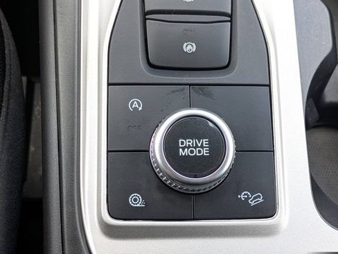 Used 2023 Ford Explorer XLT AWD/4WD image 31