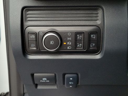 Used 2025 Ford F350 Lariat AWD/4WD image 13