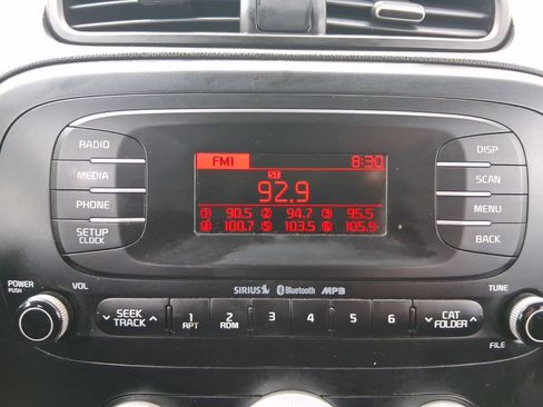 Used 2015 Kia Soul FWD image 26