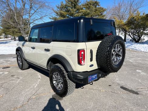 Used 2025 Ford Bronco Badlands image 7