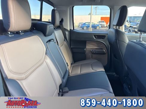 Used 2025 Ford Maverick Lariat image 35