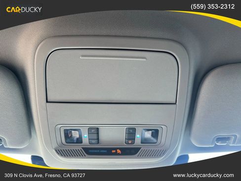 Used 2020 Ford Explorer XLT image 18