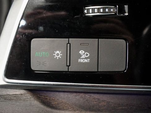 Used 2021 Audi Q8 Premium Plus image 28