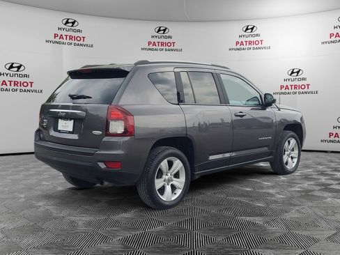 Used 2015 Jeep Compass Latitude FWD image 3