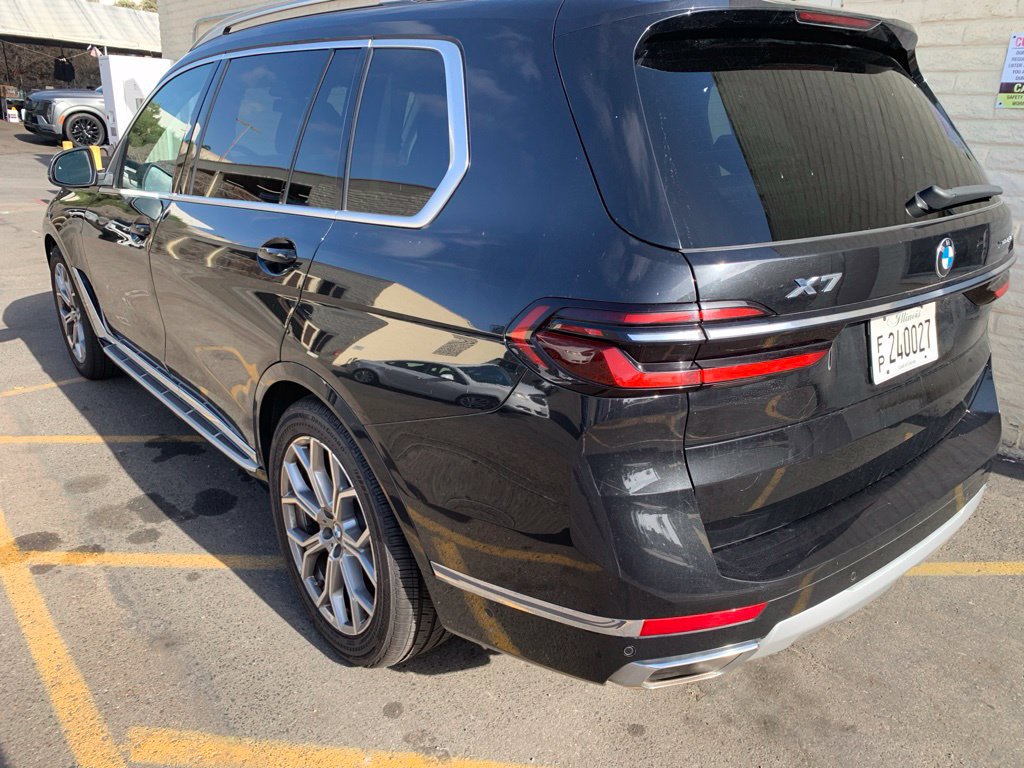 Used 2024 BMW X7 xDrive40i AWD/4WD image 9