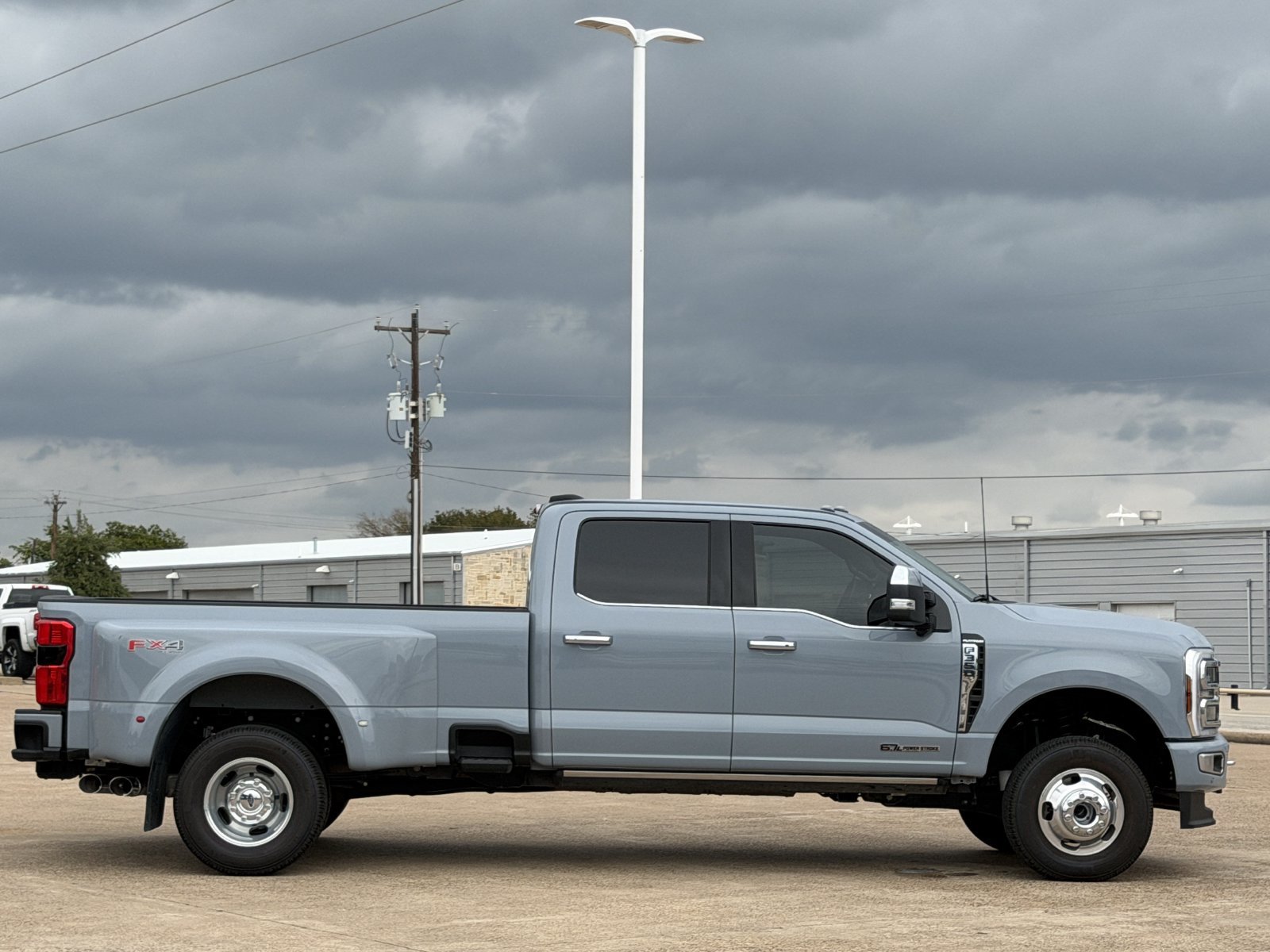 Used 2024 Ford F350 Platinum AWD/4WD image 3