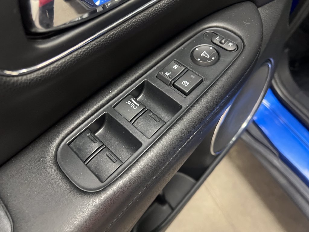 Used 2018 Honda HR-V EX-L image 12