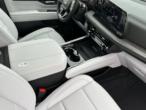 New 2026 Chevrolet Suburban Premier w/ Sun And Tow Package image 19