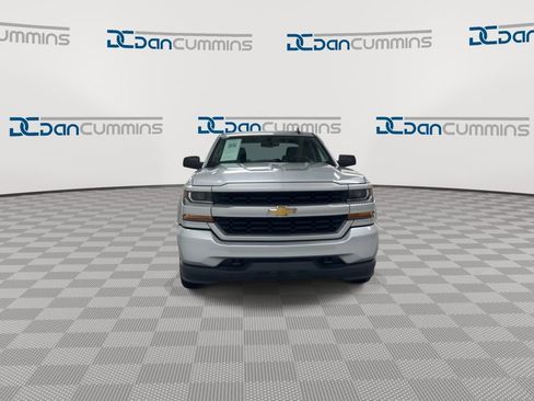 Used 2018 Chevrolet Silverado 1500 Custom w/ Custom Value Package image 3