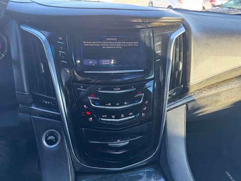 Used 2016 Cadillac Escalade ESV Platinum image 24