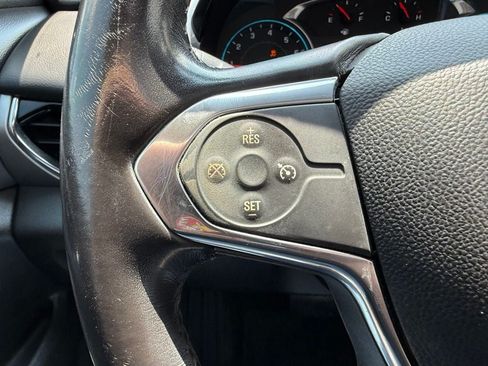 Used 2018 Chevrolet Traverse LT FWD image 13