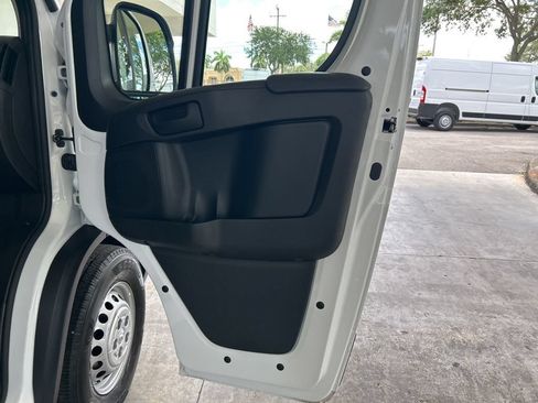 Used 2025 RAM ProMaster 2500 w/ Convenience Group FWD image 25