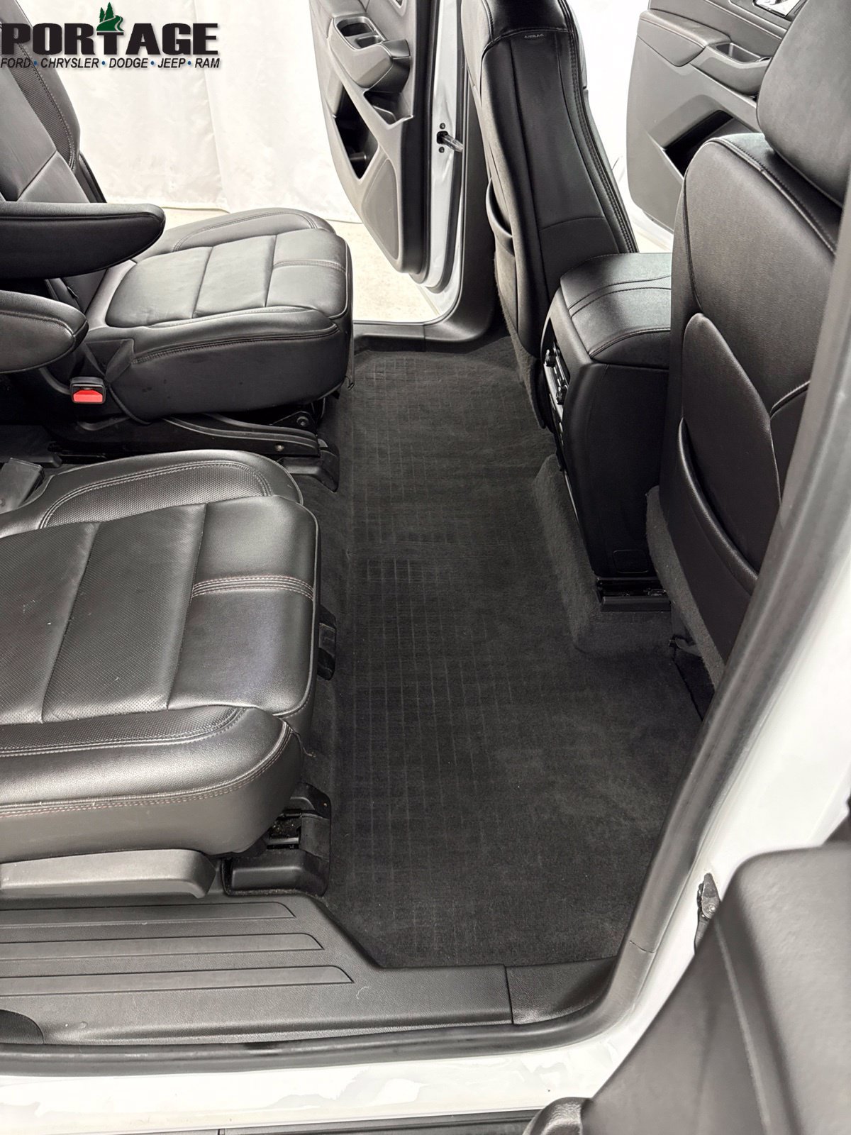 Used 2022 Chevrolet Traverse RS w/ LPO, Floor Liner Package AWD/4WD image 27