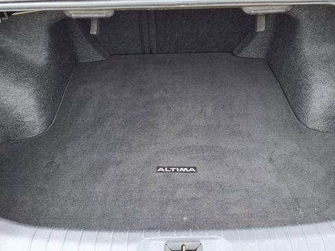 Used 2024 Nissan Altima 2.5 SV FWD image 11