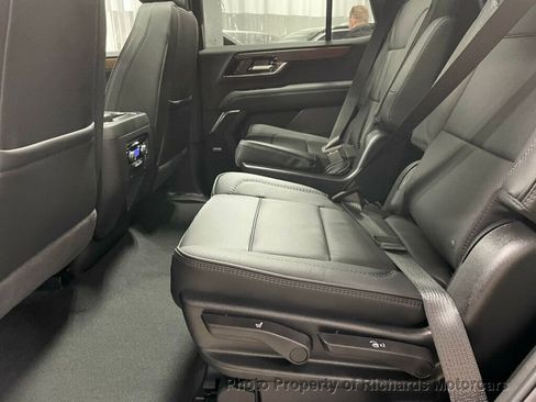 Used 2026 GMC Yukon Denali w/ Sun & Power Step Package image 17