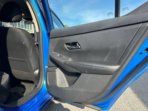 Used 2025 Nissan Sentra SV FWD image 17