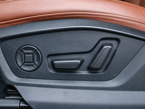 Used 2023 Audi Q8 Premium w/ Convenience Package image 30