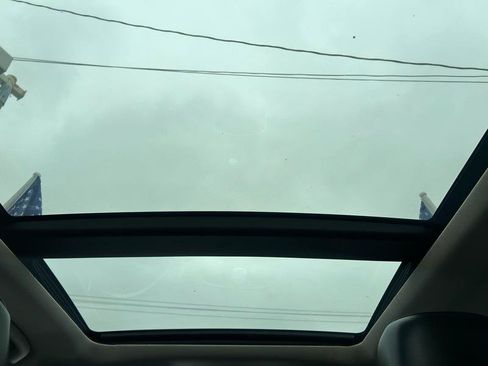Used 2016 Chrysler 300 C RWD image 16