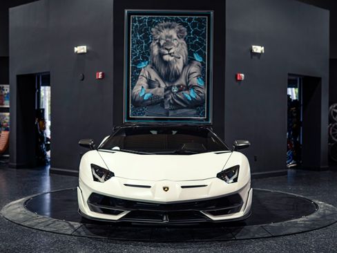 Used 2020 Lamborghini Aventador SVJ AWD/4WD image 10