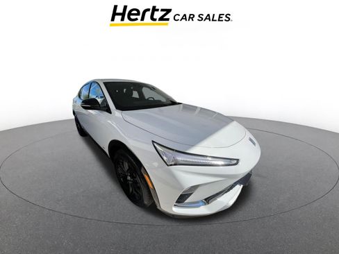 Used 2025 Buick Envista Sport Touring image 1