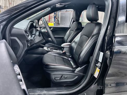 Used 2025 Ford Escape ST-Line image 12