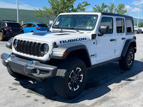 Used 2024 Jeep Wrangler Unlimited Rubicon 4xe w/ Technology Group AWD/4WD image 9
