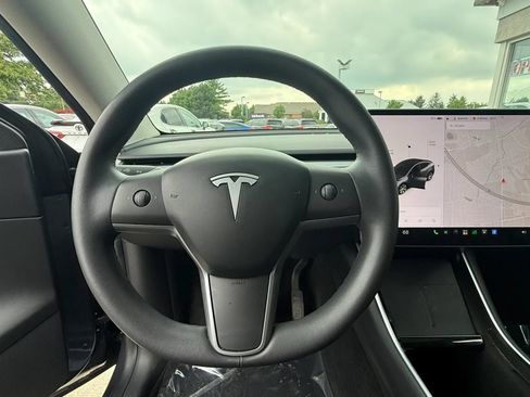Used 2021 Tesla Model Y Long Range AWD/4WD image 14