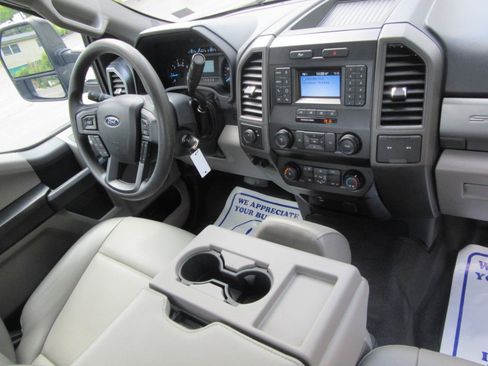 Used 2022 Ford F350 XL w/ Power Equipment Group RWD image 11