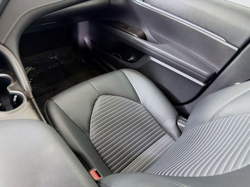 Used 2024 Toyota Camry SE image 26