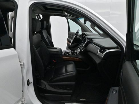 Used 2019 Chevrolet Suburban Premier AWD/4WD image 38