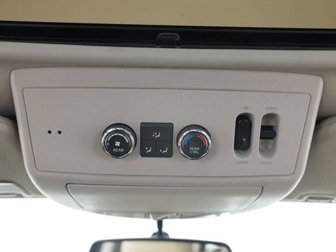 Used 2015 Nissan Armada Platinum image 43