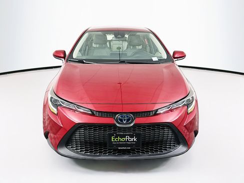 Used 2022 Toyota Corolla LE image 2