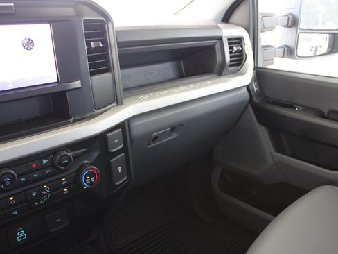 Used 2026 Ford F250 XL w/ XL Chrome Package AWD/4WD image 33