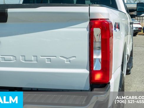 Used 2024 Ford F250 XLT AWD/4WD image 11