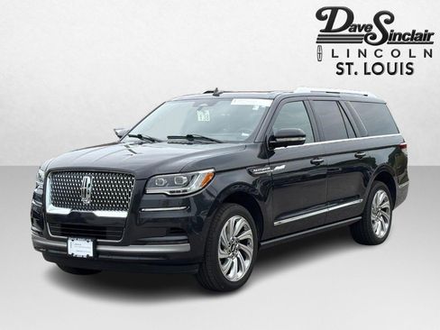 Used 2024 Lincoln Navigator L Reserve AWD/4WD image 7