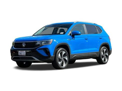 Used 2024 Volkswagen Taos SE w/ Panoramic Sunroof Package AWD/4WD image 1