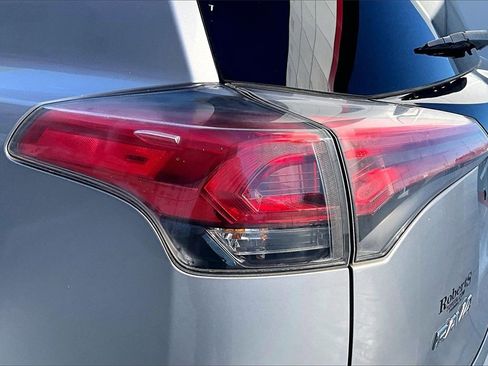 Used 2016 Toyota RAV4 SE image 20