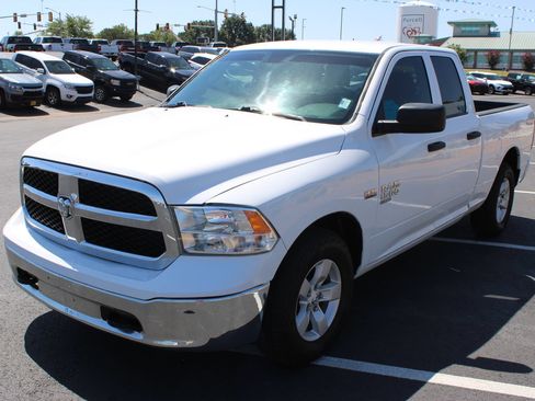 Used 2021 RAM 1500 Tradesman w/ Chrome Appearance Group AWD/4WD image 4