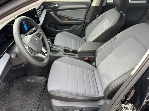 New 2026 Volkswagen Jetta SE image 9